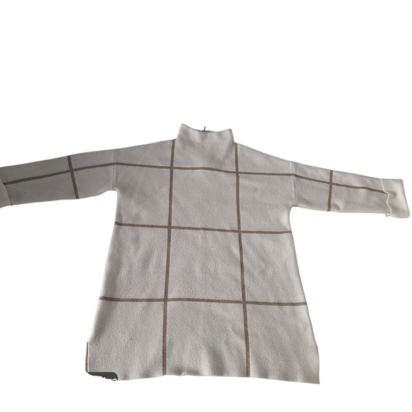 Christian Siriano Cream and Beige Mock Neck Sweater Size Small. - Picture 5 of 8